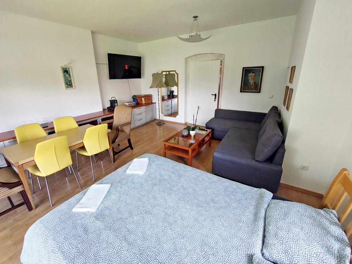 R24, Rose House Hotel Любляна Екстериор снимка
