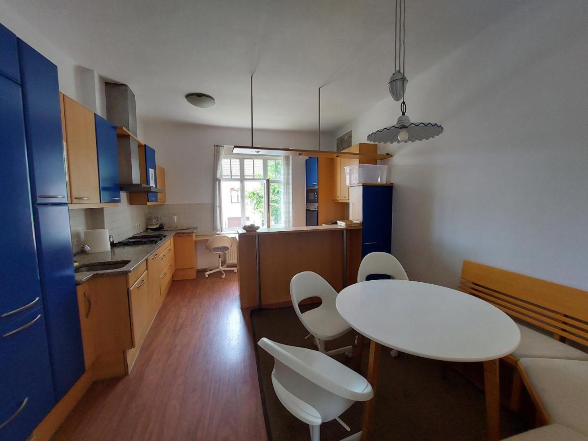 R24, Rose House Hotel Любляна Екстериор снимка